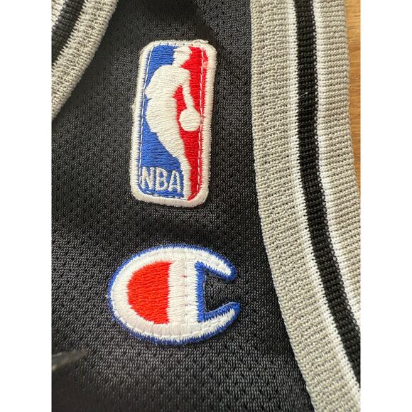 San Antonio Spurs Vintage Boys Jersey Tim Duncan 21 Champion RARE Size 10-12 - Picture 8 of 9